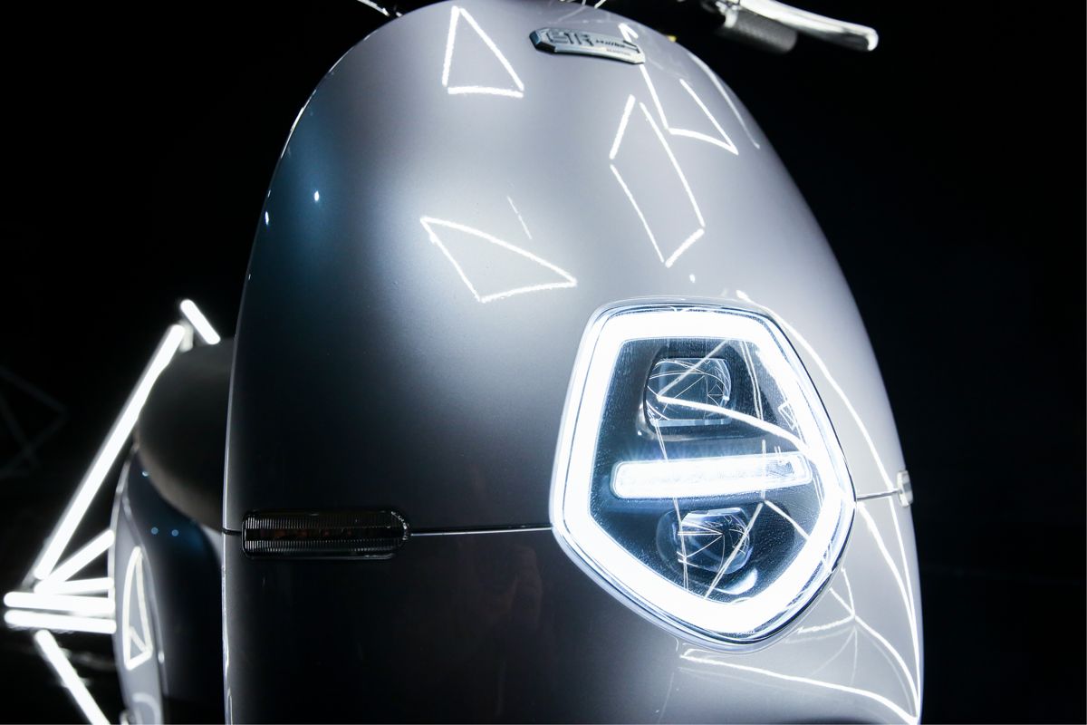 SAXXX Ecooter E1R 4000W 64V 40Ah 75km/h