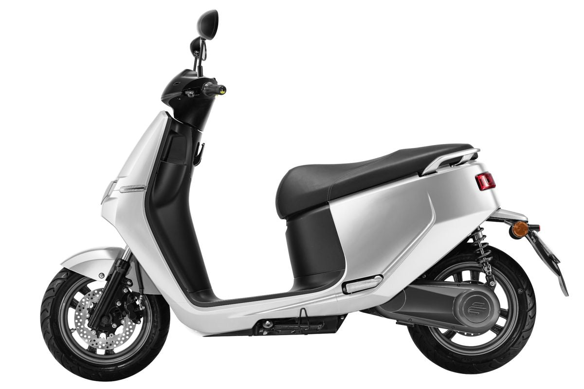 SAXXX Ecooter E2R 4000W 64V 42Ah 75km/h