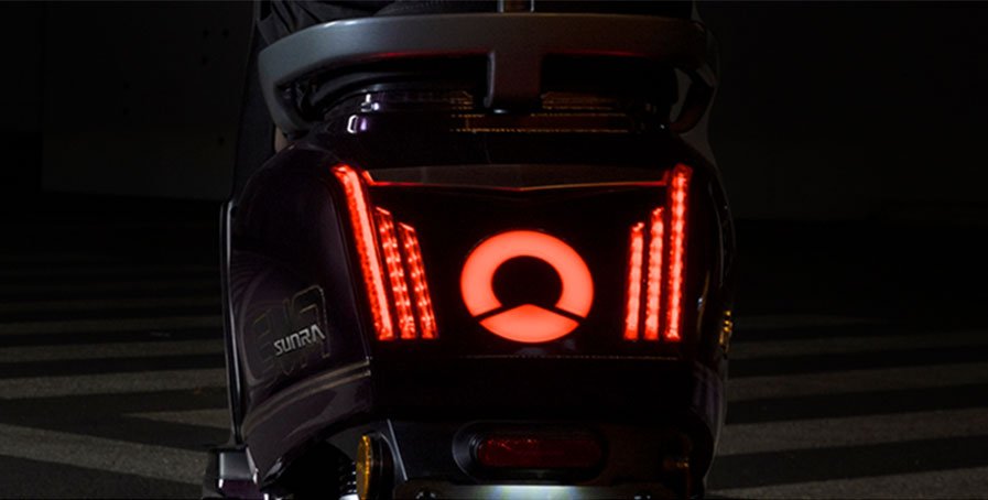 Sunra Urbano 1500W 72V 26Ah 45 km/h Aubergine