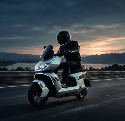 Sunra Dream 7 6000W 72V 72Ah 110 km/h