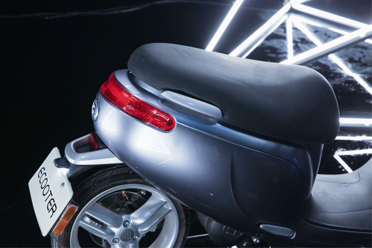 SAXXX Ecooter E1R 4000W 64V 40Ah 75km/h